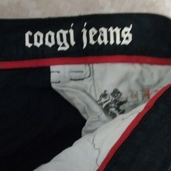 Coogi Black and Gold Embroidered Cargo Shorts Men Size 42 - Picture 8 of 10